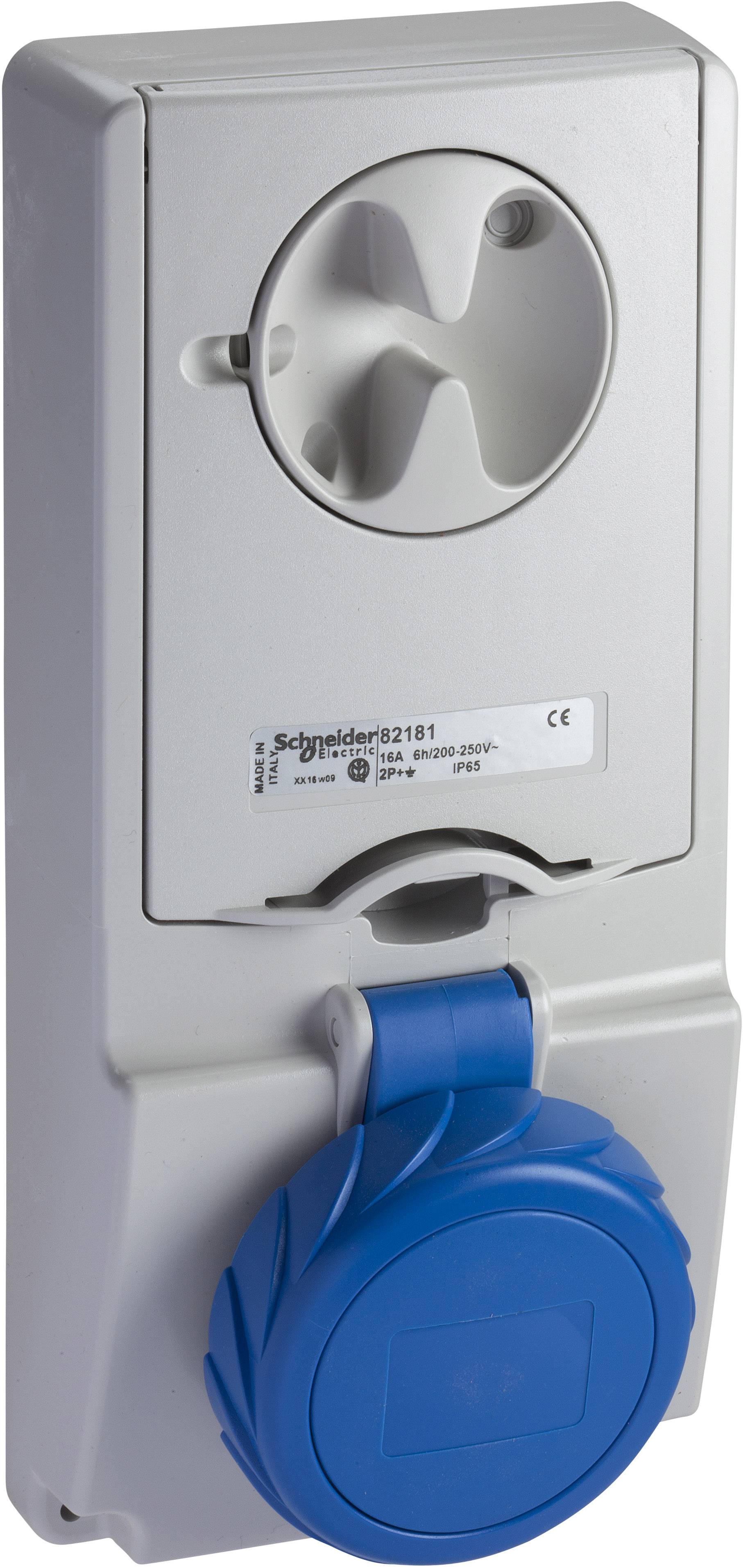 Prise électrique avec couvercle de protection bleu et étiquette du fabricant.