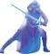 Une figure portant une cape à capuche tient un sabre laser bleu en position de combat.