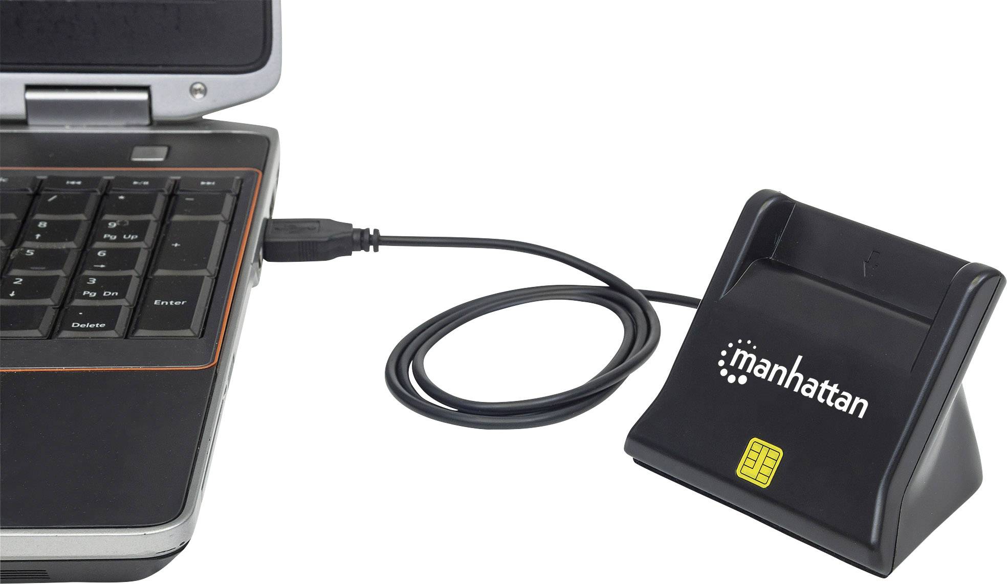 Un ordinateur portable avec un câble USB connecté à un lecteur de carte. Le lecteur de carte porte le logo 'manhattan' et dispose d'un emplacement pour carte à puce.