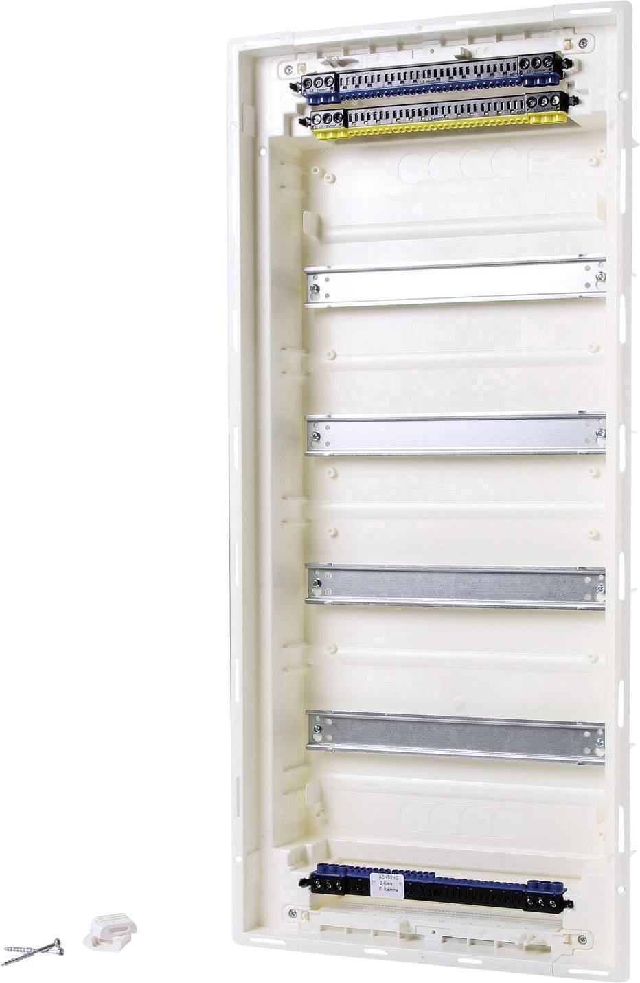 Grand boîtier de distribution en plastique vide avec rails de montage, adapté aux installations électriques. Vis et couvercle au premier plan.