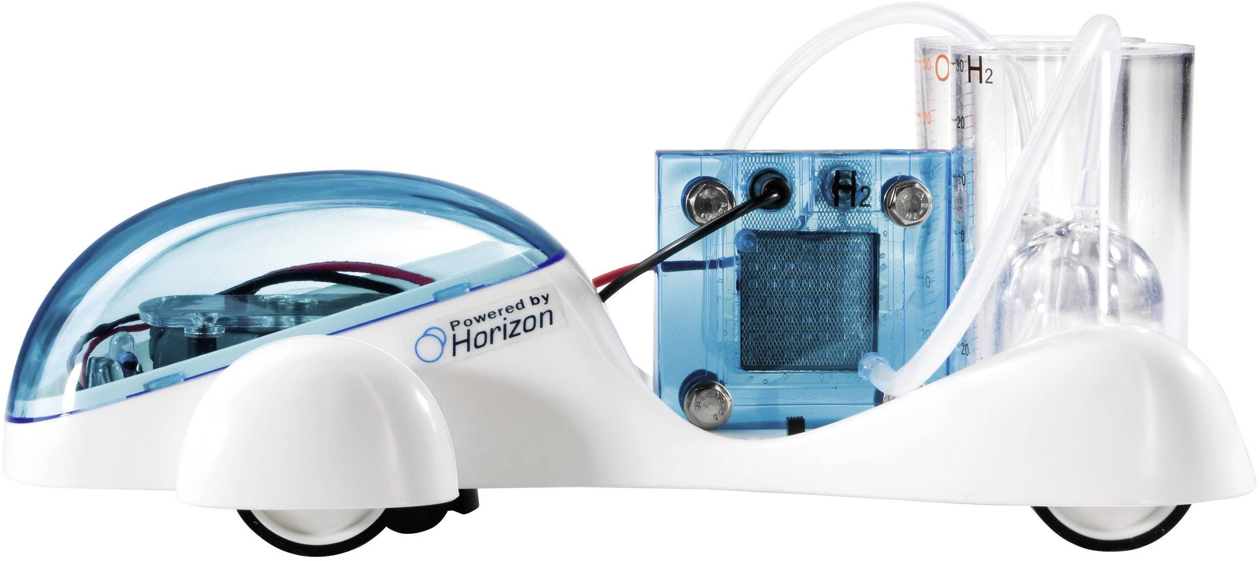 Une petite voiture télécommandée fonctionnant avec des piles, dotée d'un boîtier transparent, révèle ses composants mécaniques et électroniques internes.