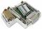 Adaptateur de connexion D-Sub en blanc, avec un circuit interne vert et des bornes de raccordement blanches.
