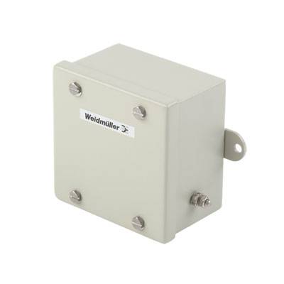 Boîtier métallique de Weidmüller avec étiquette visible et fixations par vis. Adapté aux applications industrielles.
