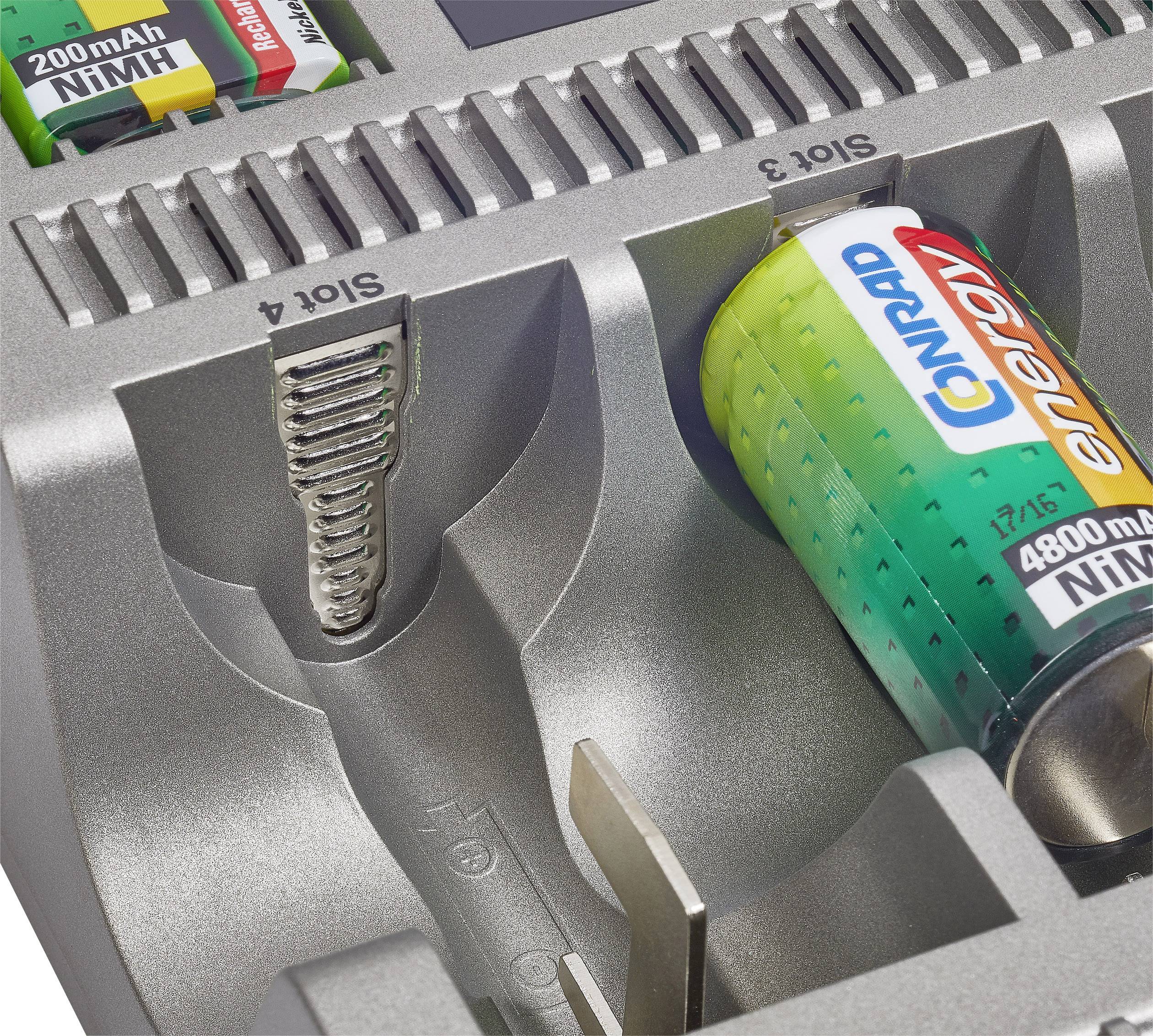 Un chargeur avec deux batteries insérées, une "200mAh" et une "CONRAD energy 4800mAh". Les emplacements sont numérotés de 1 à 4.