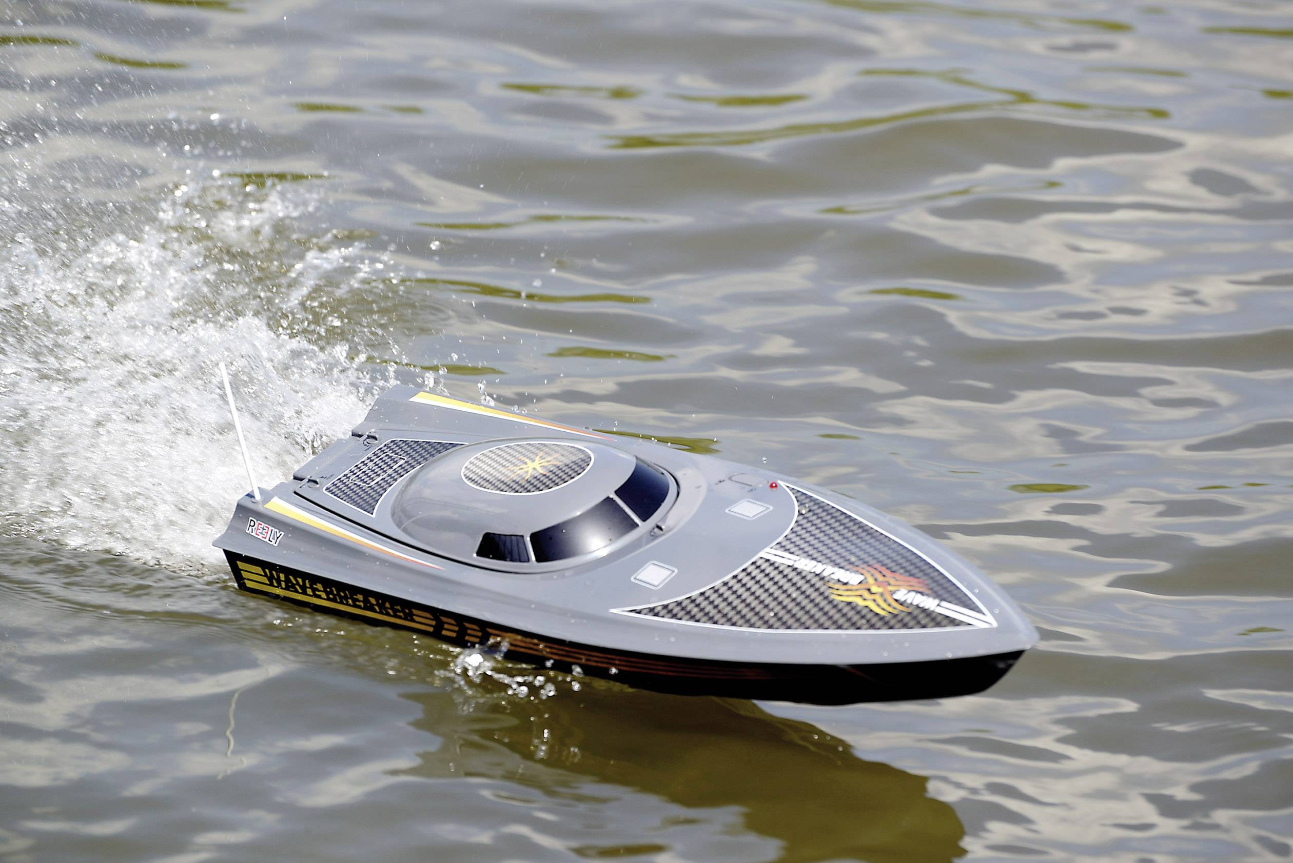 reely wavebreaker rc motorboot