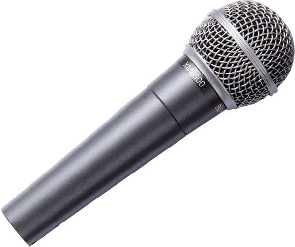 Micro de chant Behringer XM8500 Type de transmissionfilaire avec coffret, avec pince Conrad.fr