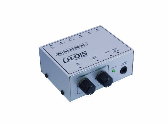 Adaptateur audio gris de Omnitronic, modèle LH-015, doté de deux potentiomètres et de plusieurs options de connexion en haut de l'appareil.