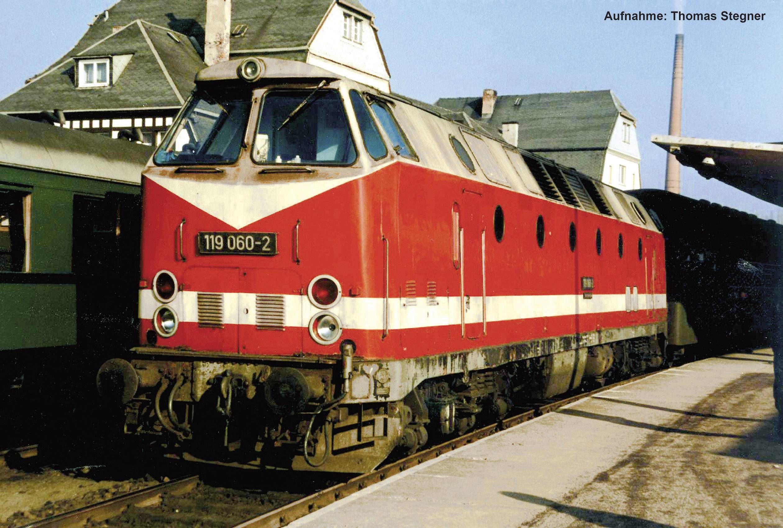 Locomotive diesel Piko H0 59930 BR 119 DR, lumière au-dessus H0 | Conrad.fr
