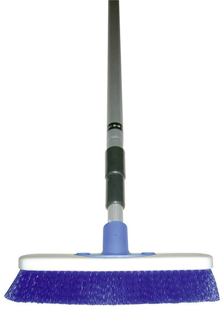Un balai avec des poils bleus et un long manche argenté, adapté aux travaux de nettoyage.
