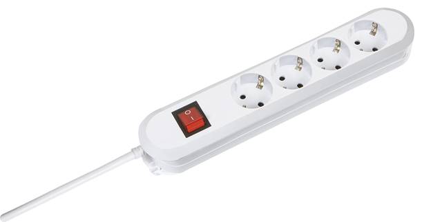 Une multiprise blanche à quatre emplacements avec un interrupteur à bascule rouge pour l'alimentation électrique.
