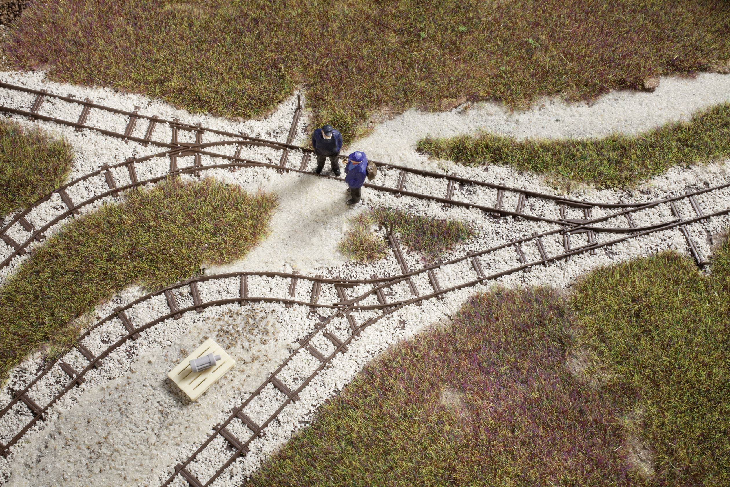 Колея 6 букв. Колея дороги. Стальная колея. 57к2 рельсы. Tracks of Dummy tracks.