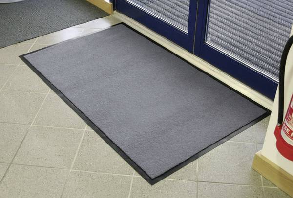 Tapis d'entrée anti-poussières gris 1,5 m x 0,9 m COBA Europe PP060002