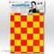 'DESIGNFOLIE' Film décoratif à motif d'échiquiers rouge et jaune. L'emballage présente la marque et les caractéristiques du produit, avec certification CE visible.