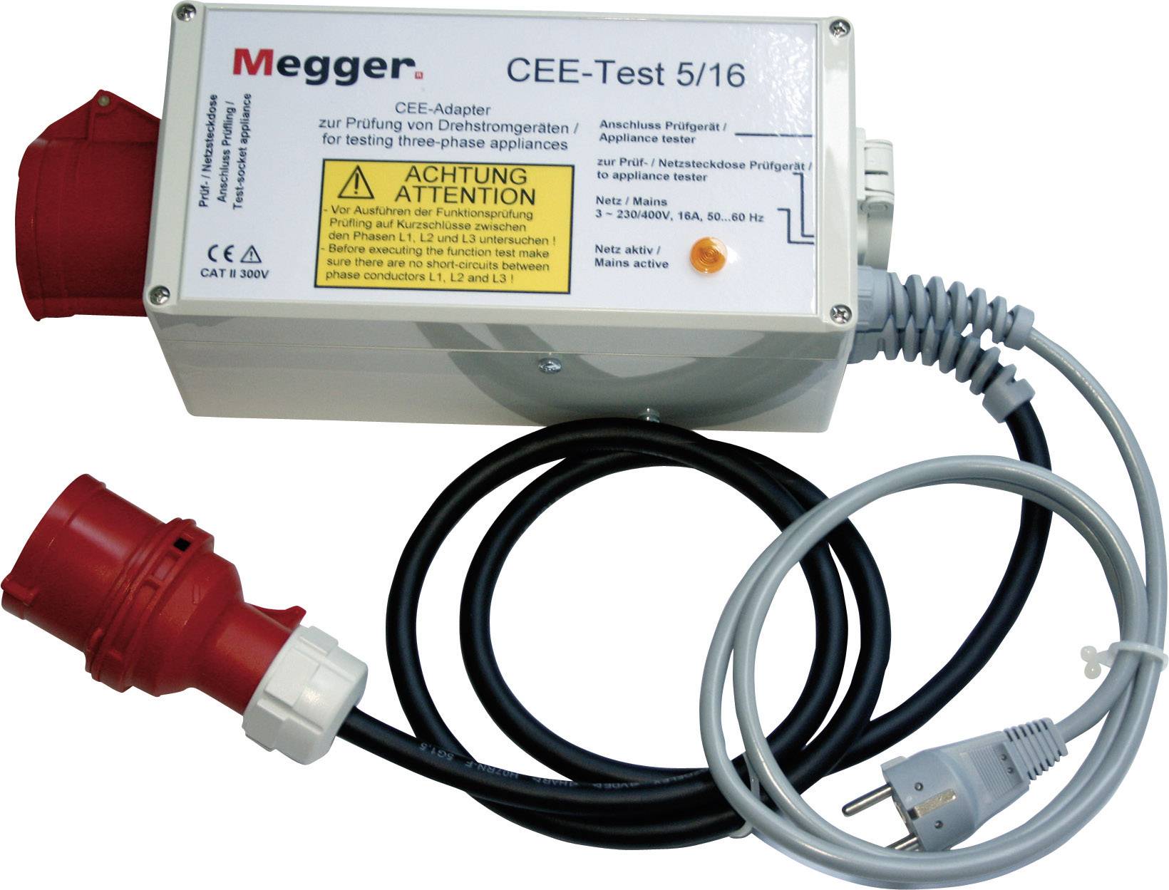 Appareil 'CEE-Test 5/16' avec des connecteurs rouges et l'avertissement 'Attention Tension'. Pour le test d'installations de courant triphasé.
