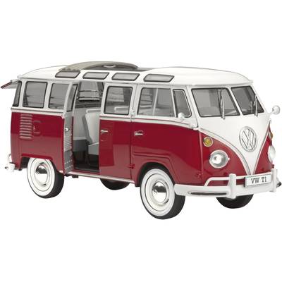 Un bus VW T1 rouge et blanc avec la porte latérale ouverte. La ligne de design classique et la fenêtre de toit sont visibles.
