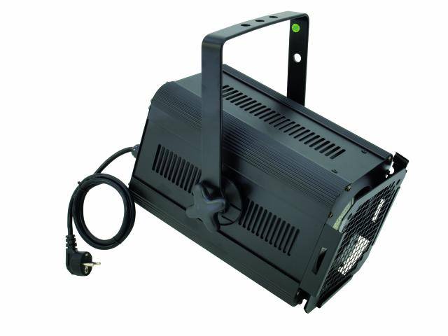 Un projecteur noir avec poignée et câble électrique. Adapté pour l'éclairage professionnel lors d'événements ou de productions théâtrales.