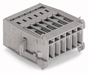 Pièce en plastique grise à plusieurs chambres et avec des fentes d'aération, probablement un composant d'un boîtier modulaire ou d'un système de connecteurs.