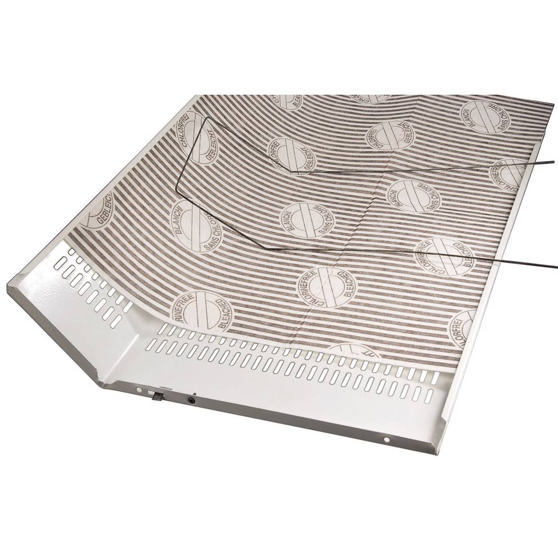 Couvercle en tôle métallique avec des fentes de ventilation et un motif marqué. Composant essentiel d'un appareil électroménager.