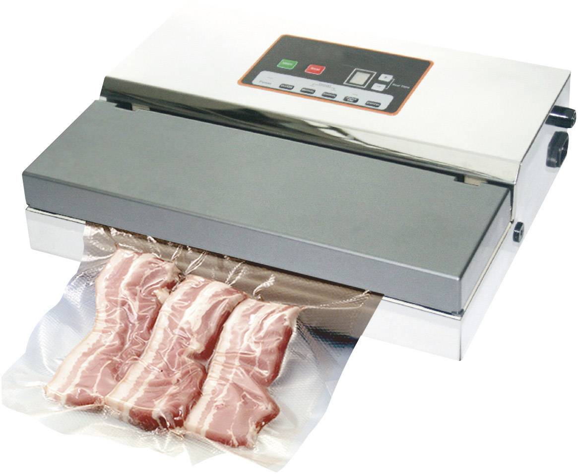 Appareil de mise sous vide qui scelle des tranches de lard dans un sachet en plastique. Affichage avec des boutons de commande visible.