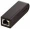 Un adaptateur Ethernet noir qui convertit un port USB en port Ethernet, avec un port RJ-45 à l'avant.