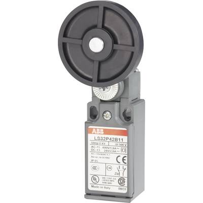 Un interrupteur électrique d'ABB avec un grand disque de commande circulaire, adapté aux tensions élevées et aux applications industrielles.