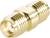 Adaptateur RF doré de petite taille avec poignée striée, adapté aux connexions coaxiales.