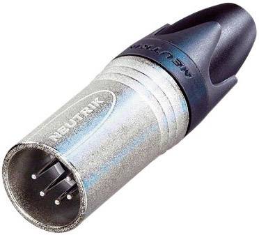 Un connecteur XLR argenté avec embout noir, trois broches métalliques à l'intérieur, marqué 'NEUTRIK' sur le côté.