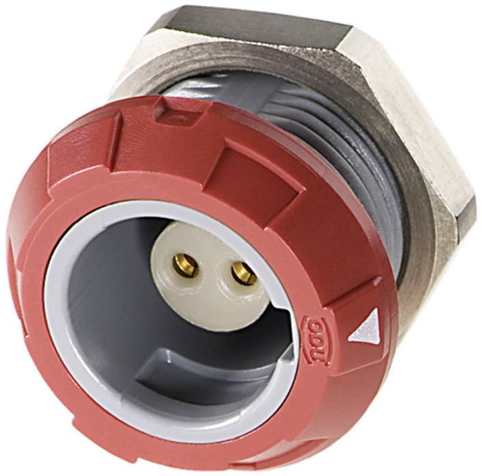 Une fiche électrique rouge, ronde, avec deux broches métalliques visibles et un anneau de fixation hexagonal.
