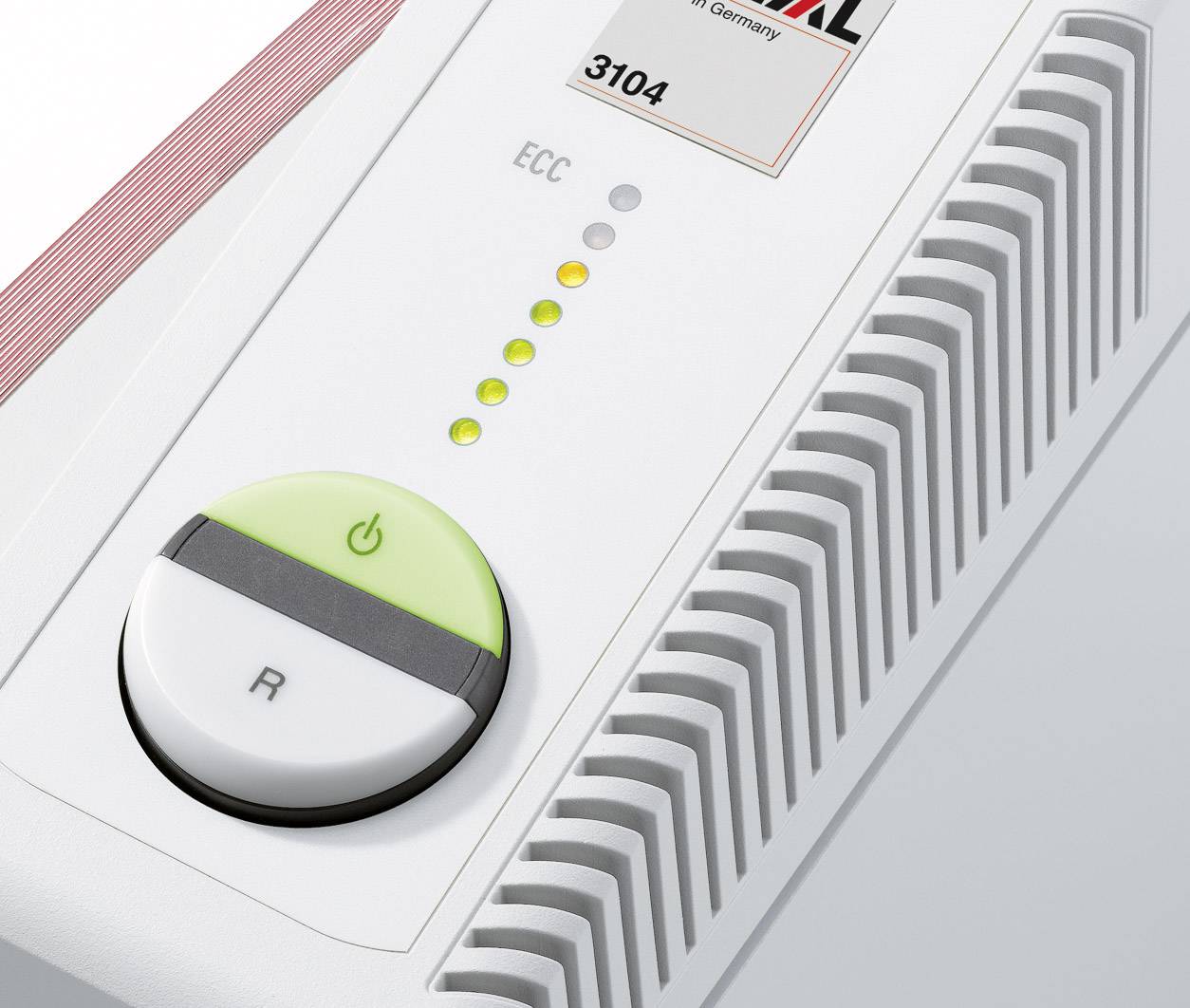 Plan rapproché d'un thermostat de chauffage avec un bouton de mise en marche vert et un régulateur de température. Quatre lumières jaunes sont allumées.