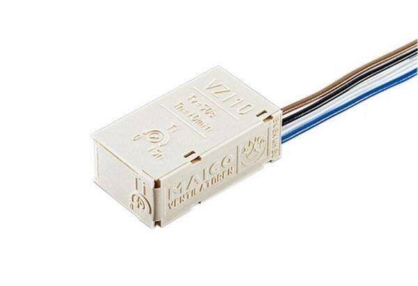 Un composant électrique rectangulaire beige avec plusieurs câbles, étiqueté 'Vz/10' et portant des spécifications techniques, de Maico Ventilatoren.