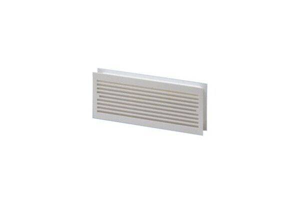 Une grille de ventilation rectangulaire blanche avec des fentes horizontales.