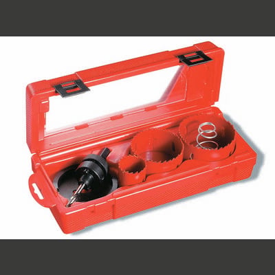 Ensemble de couronnes de forage rouges avec différents embouts et accessoires dans un coffret en plastique ouvert. Parfait pour percer des trous.