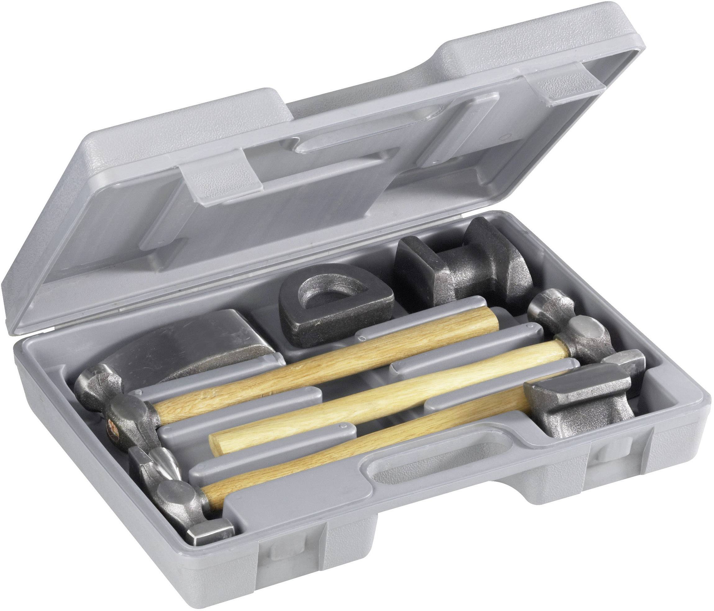 Une mallette à outils grise contient différents marteaux et têtes d'outils avec des manches en bois, rangés dans un étui moulé.