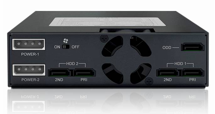ICY DOCK Backplane MB994IPO-3SB 4 disques SATA/SAS 2"5 +lect-3