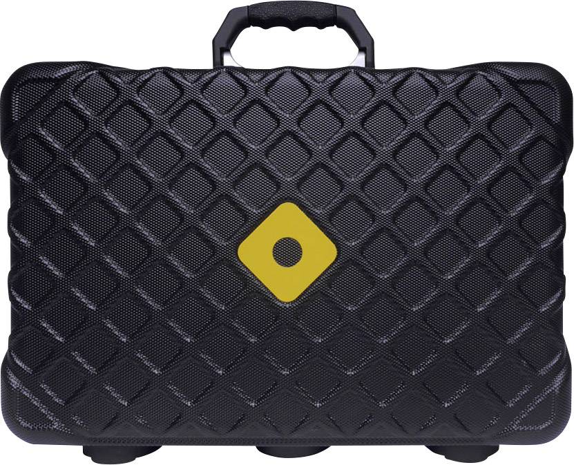 Une valise rigide noire avec un motif en losange et un carré jaune au centre. Idéale pour un transport en toute sécurité.