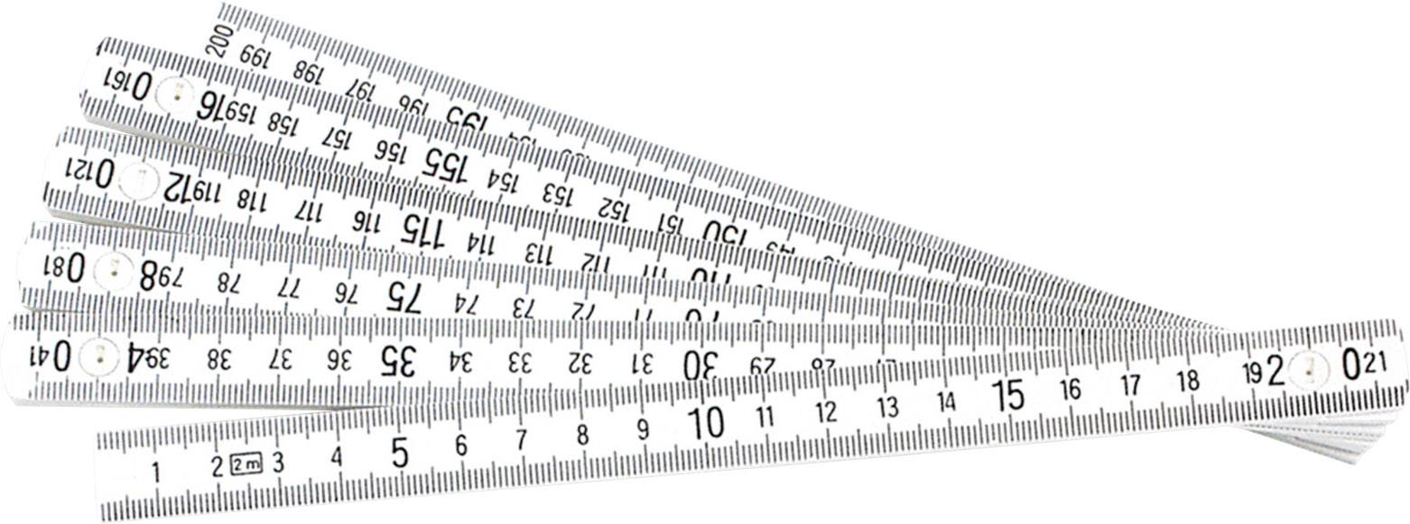 Un mètre pliant composé de plusieurs segments, déplié sur une surface plane, avec des marquages en centimètres visibles.