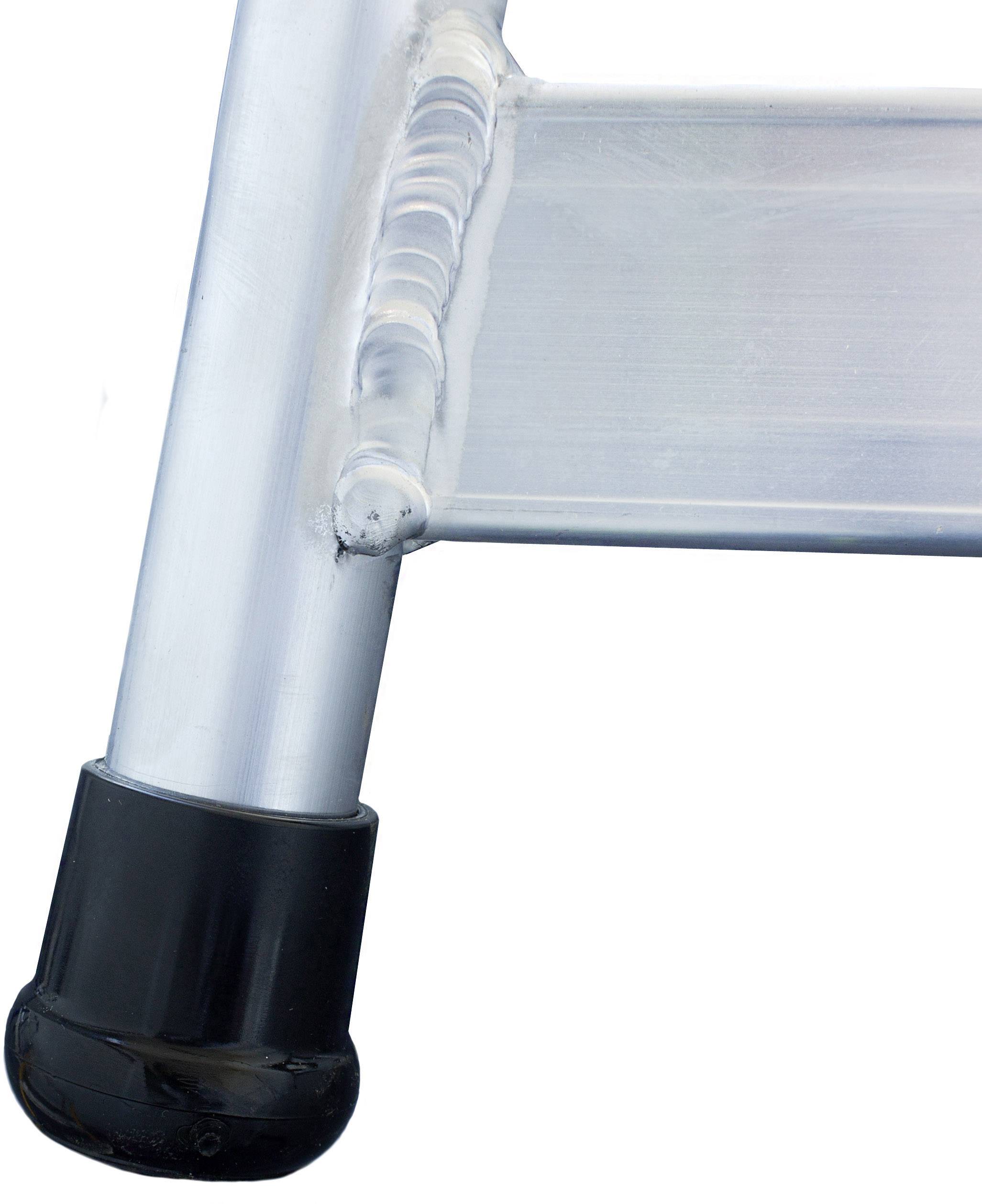 Gros plan sur une jambe de support en aluminium avec un embout en caoutchouc noir qui offre stabilité et protection.