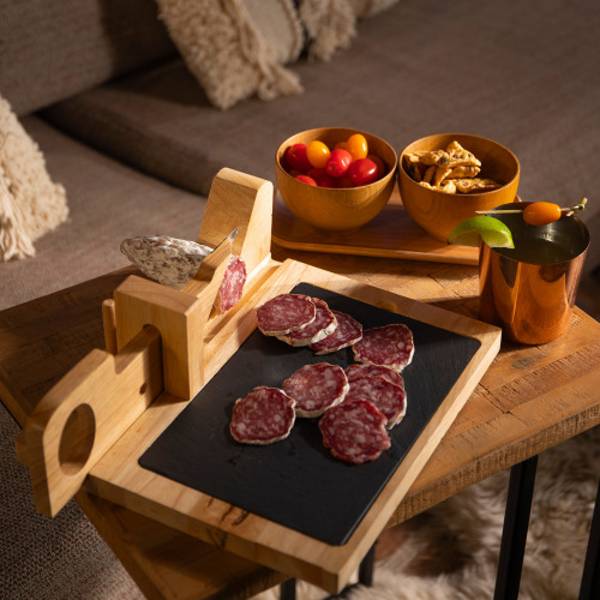 Guillotine à saucisson en bois avec plateau ardoise