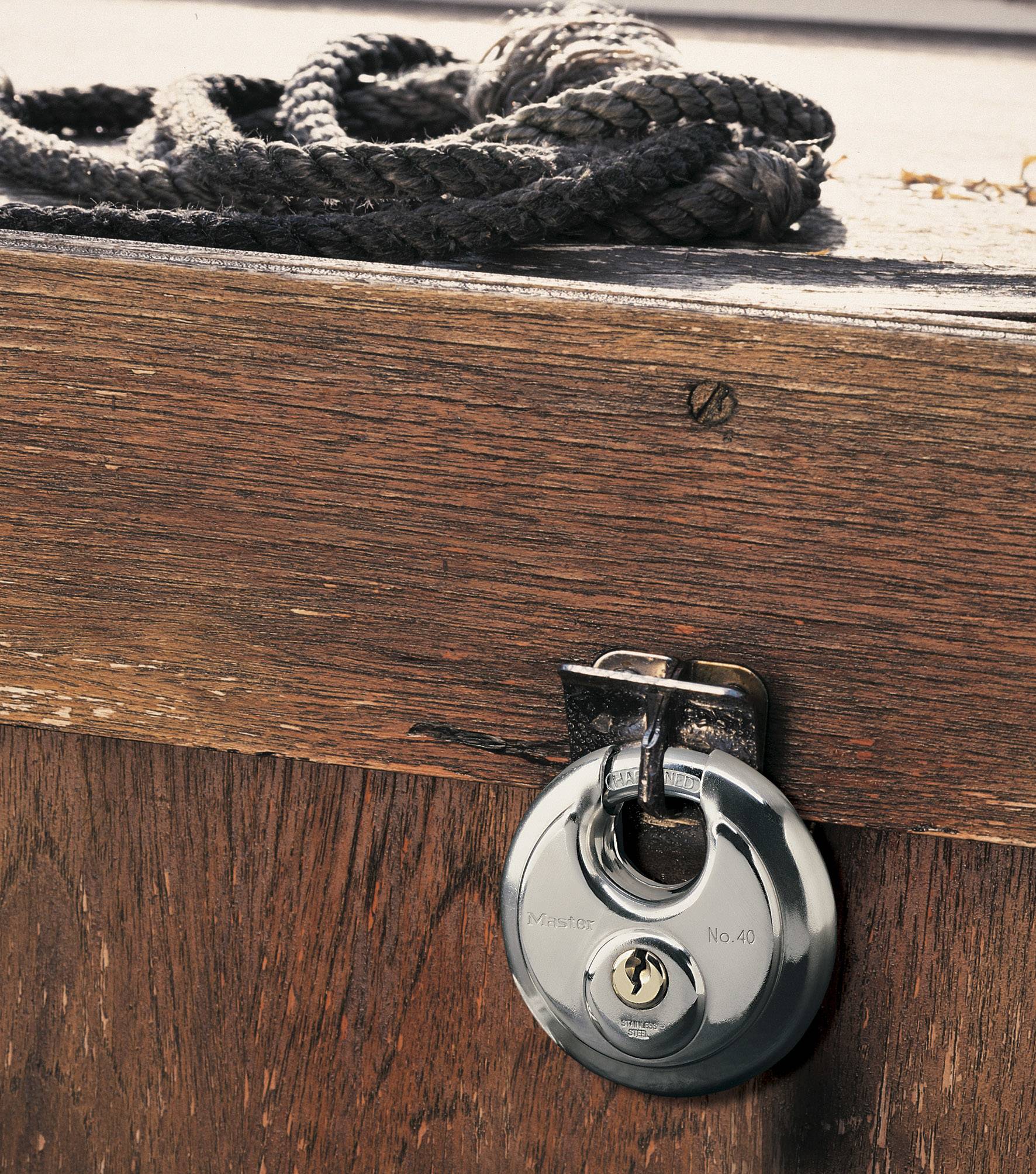 Master Lock 40EURD Cadenas disque Marin avec Clé, Gris, 9,6 x 7 x 2,8 cm-1