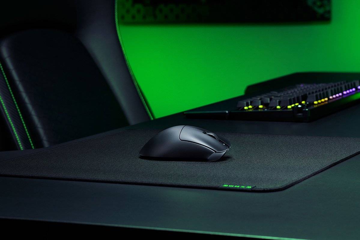 Razer DeathAdder V3 HyperSpeed, Droitier, Optique, RF Wireless + USB Type-C, 26000 DPI, Noir-1