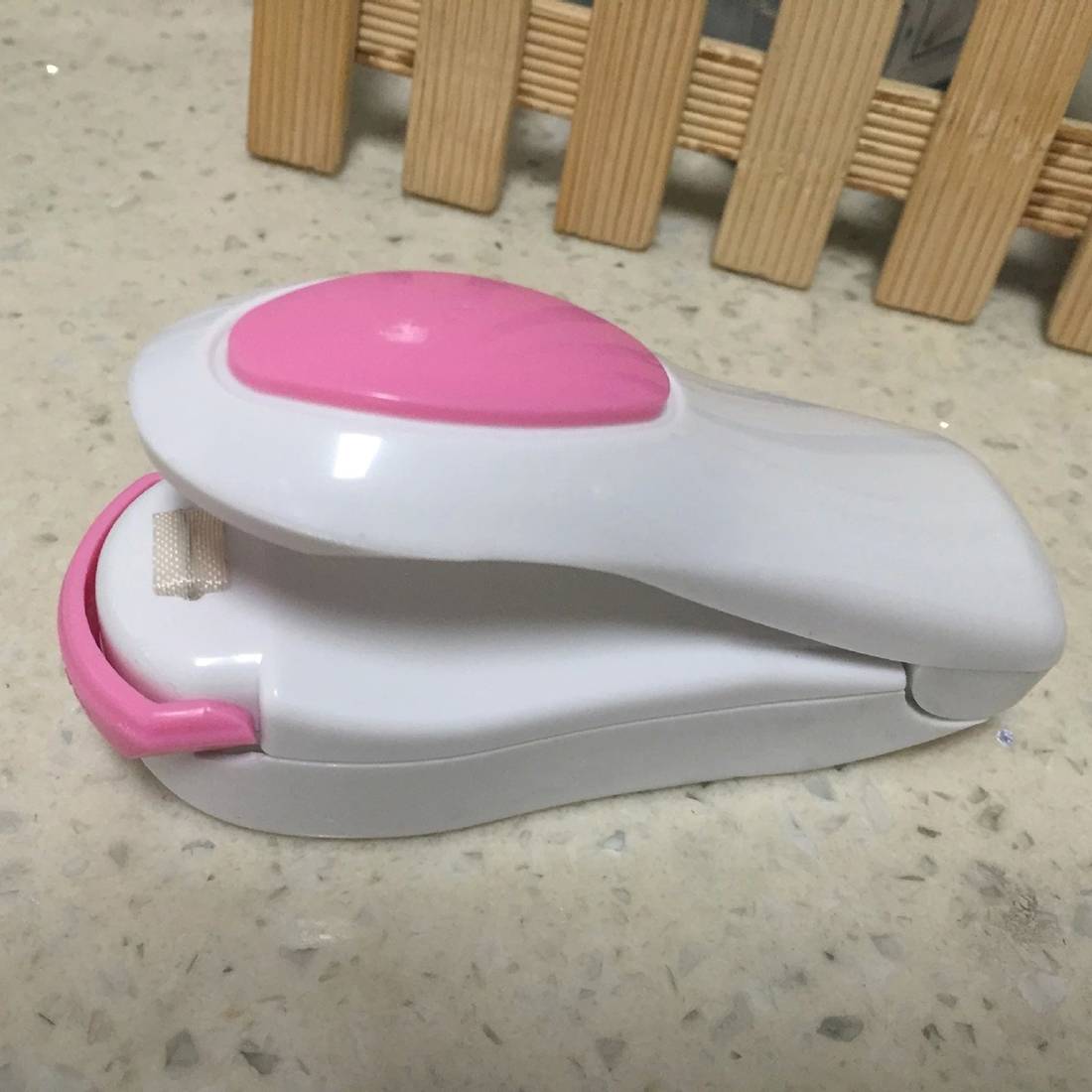 Mini Machine A Sceller Base Aimantée Portable Sachets Plastique Capuchon Blanc YONIS-4