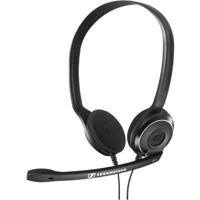 Un casque noir avec un bras de microphone et des coussinets d'oreille. Le logo Sennheiser est visible sur le bras du microphone.
