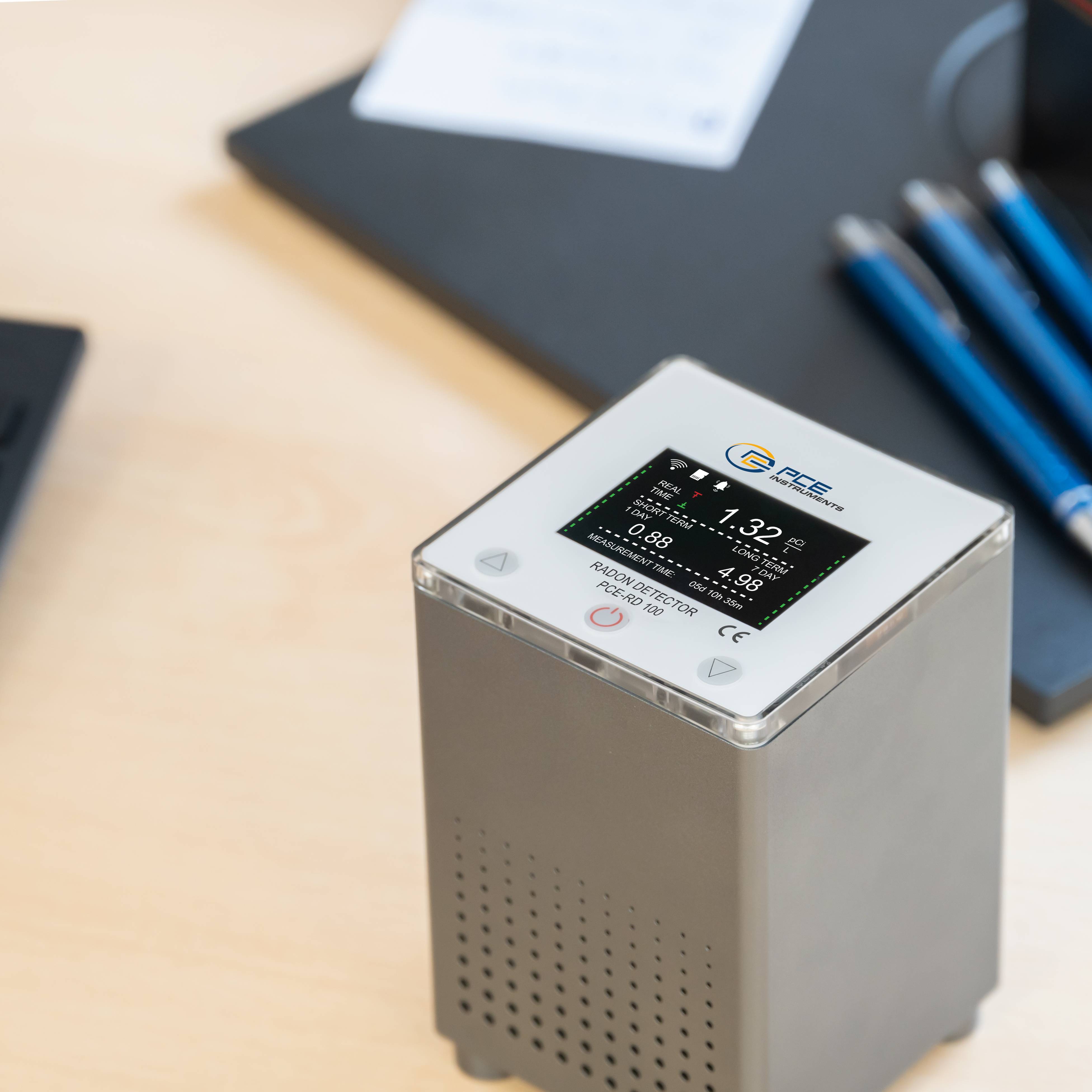 Appareil de mesure du radon PCE Instruments PCE-RD 100 avec fonction enregistreur de données étalonné d'usine (sans cert-5