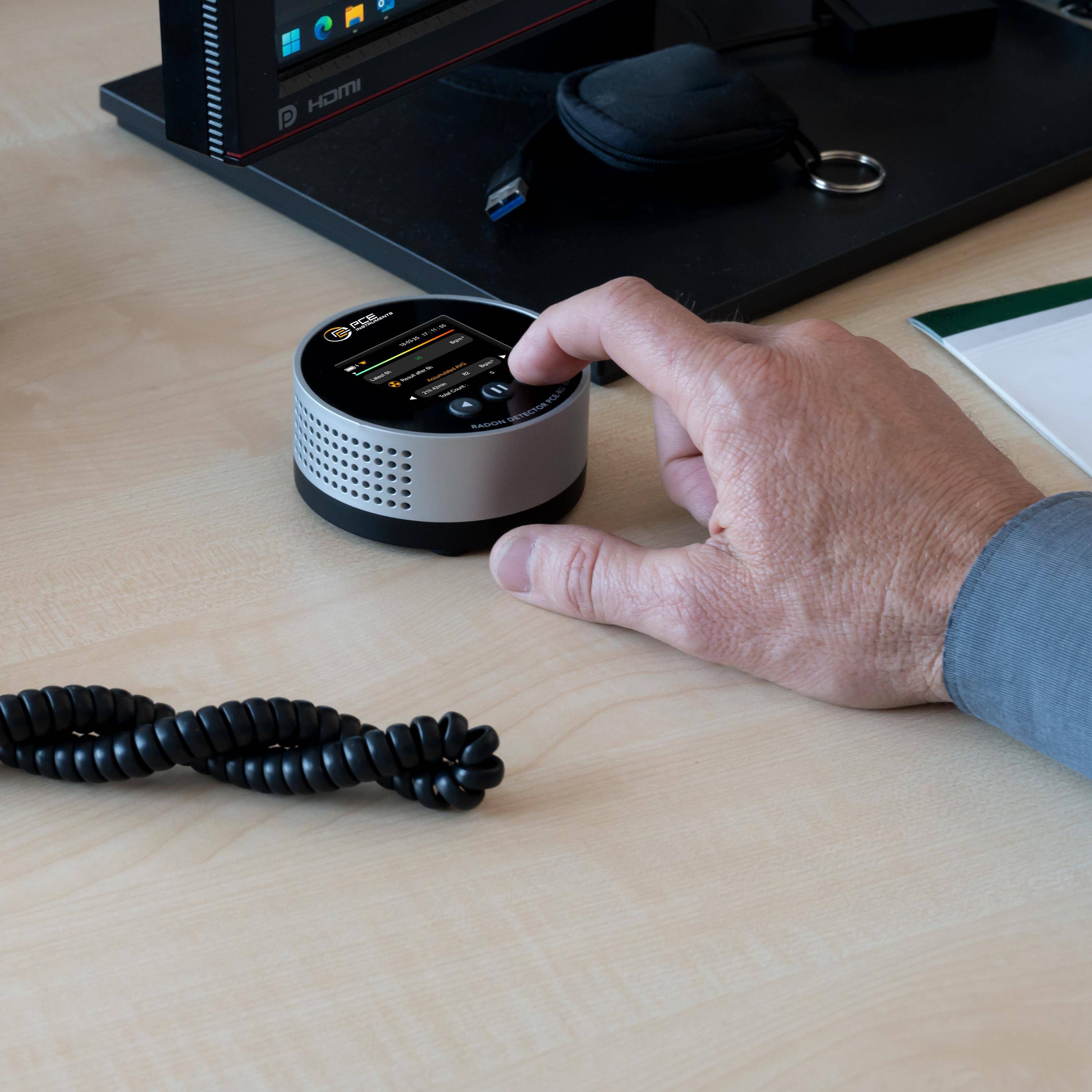 Appareil de mesure du radon PCE Instruments PCE-RD 65 3.3 - 37000 Bq/m³ avec fonction enregistreur de données étalonné d-3