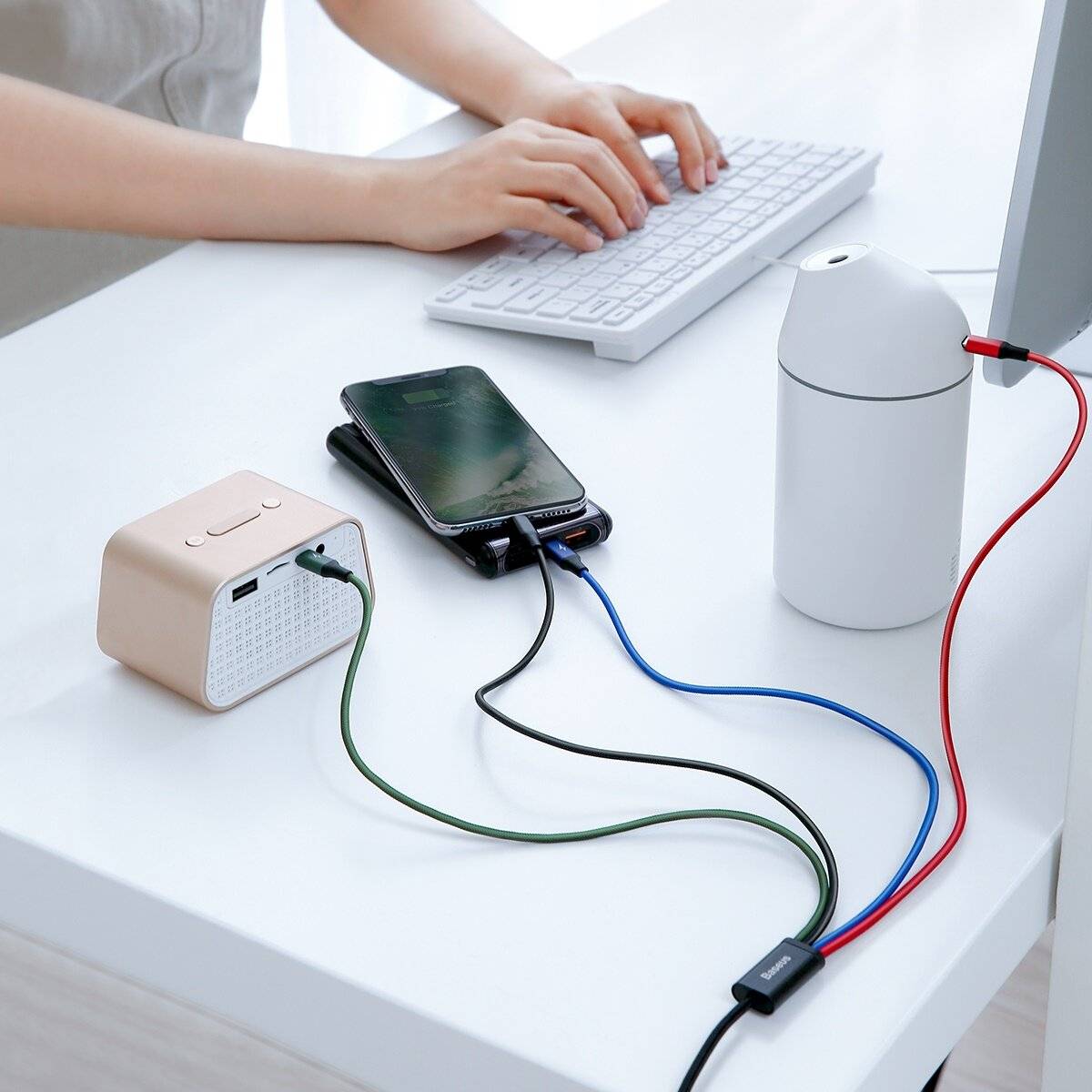 Image du prix pour Câble 4-en-1 Lightning/2 USB-C/Micro-USB vers USB-A Fast Charge 3,5A 1,2m