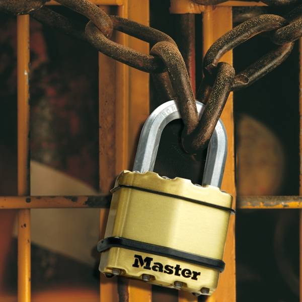 MASTER LOCK Cadenas Haute Sécurité [A Clé] [Acier Laminé + Finition Laiton] [Extérieur] M1BEURD-1