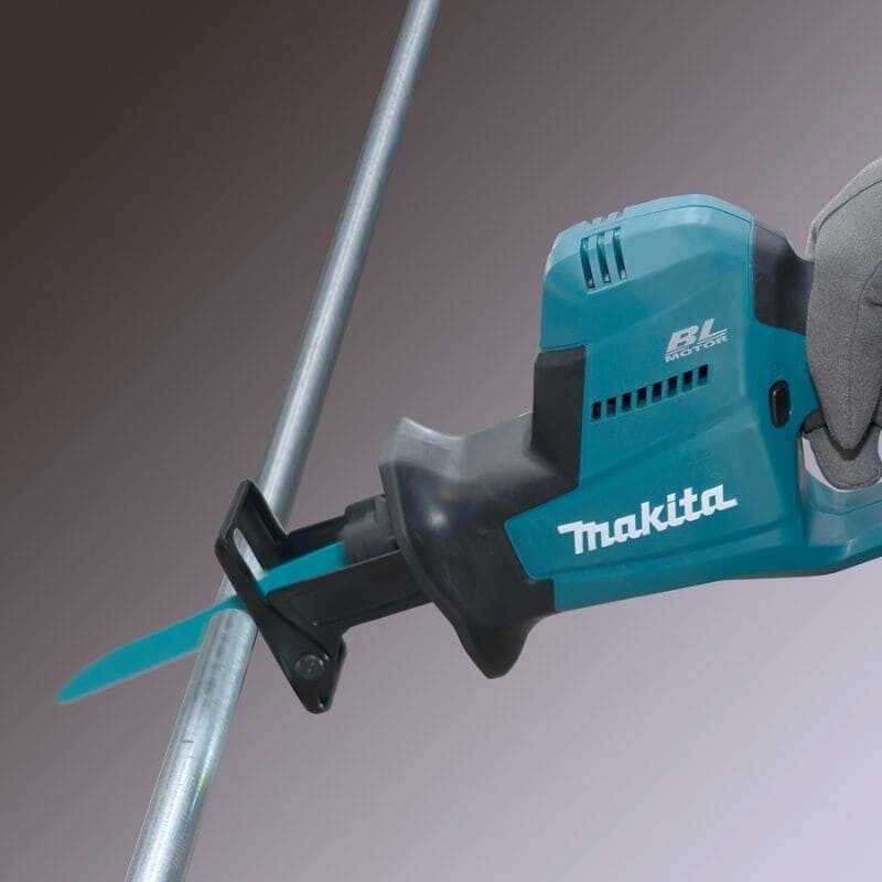 Scie sabre récipro 18V LXT -2x3,0 Ah- en coffret MAKPAC - MAKITA DJR189RFJ-3