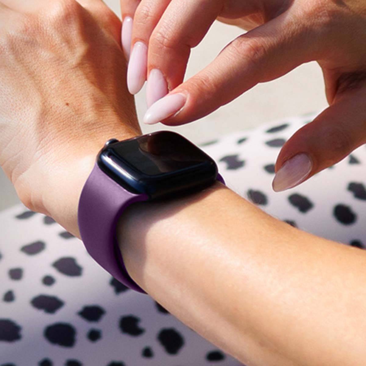 Bracelet pour Apple Watch 38 / 40 / 41 / 42mm en Silicone Liquide Souple-1