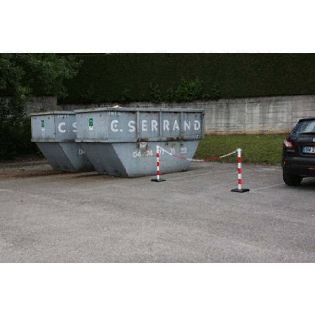 Poteau PVC 0,90m Rouge/Blanc sur socle à lester 4kg - NOVAP - 2001083-1