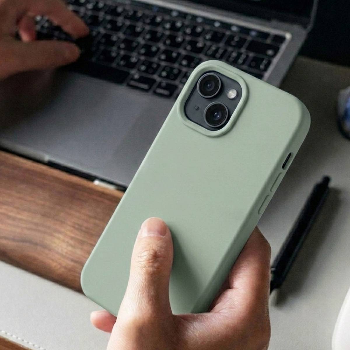 Coque pour iPhone 15 Plus MagSafe Souple Antichoc Série SolidX-4